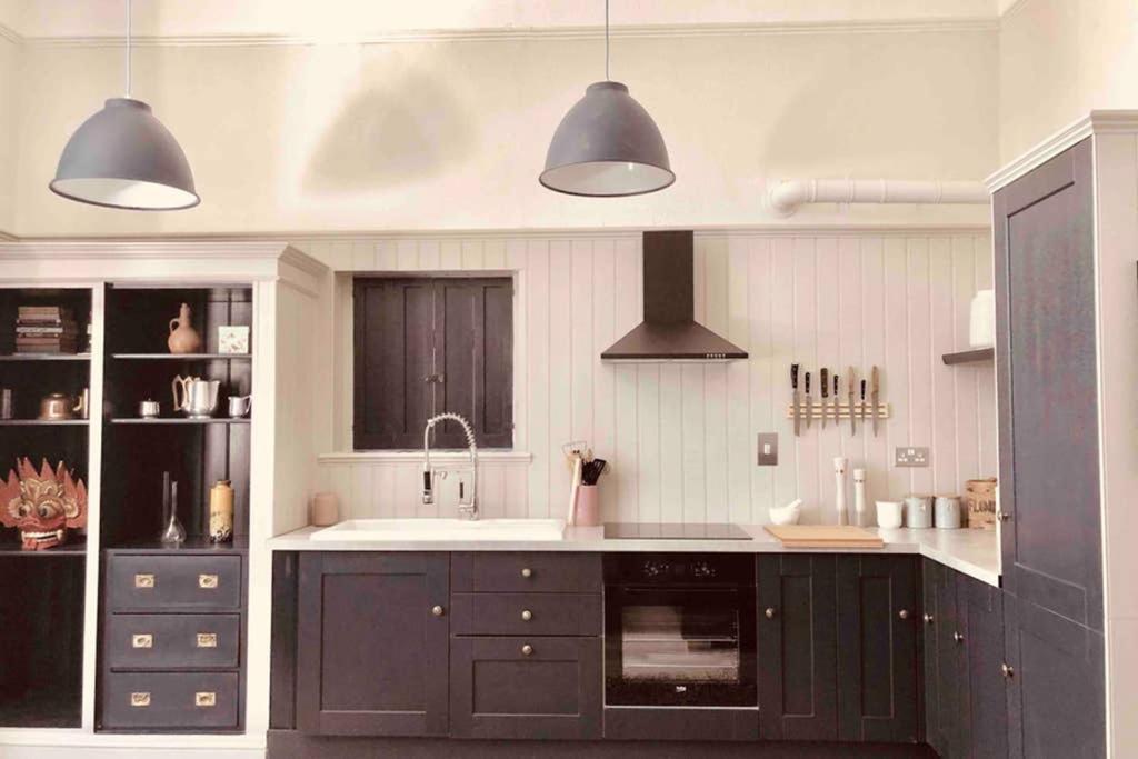 Seaside Escape - Gorgeous 2 Bed Apartment In St-Leonards-On-Sea Hastings Bagian luar foto