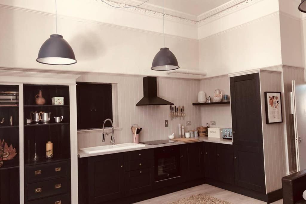 Seaside Escape - Gorgeous 2 Bed Apartment In St-Leonards-On-Sea Hastings Bagian luar foto