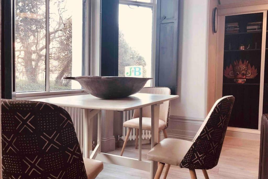 Seaside Escape - Gorgeous 2 Bed Apartment In St-Leonards-On-Sea Hastings Bagian luar foto