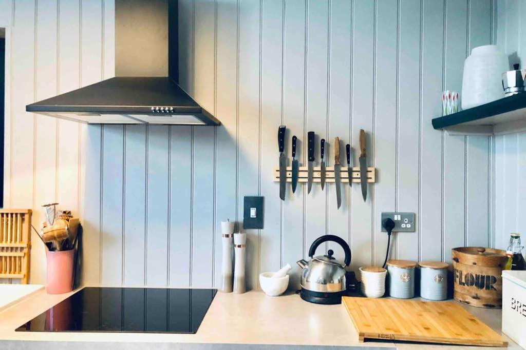 Seaside Escape - Gorgeous 2 Bed Apartment In St-Leonards-On-Sea Hastings Bagian luar foto